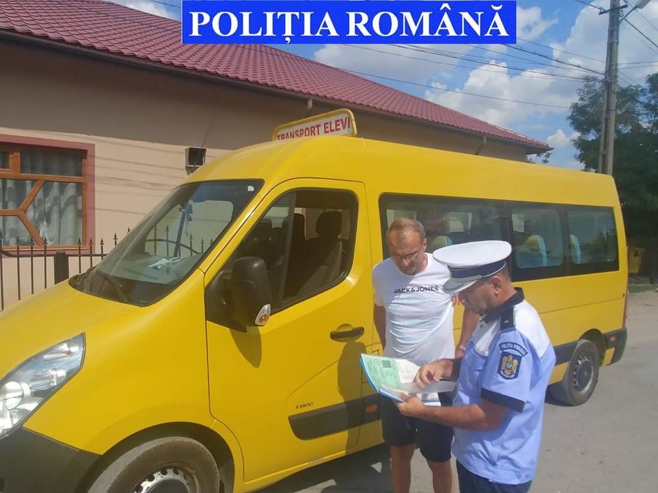 Controale în trafic la autovehiculele de transport persoane FOTO