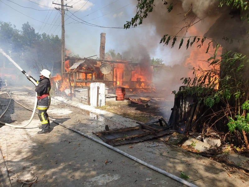 Incendiu violent într-o gospodărie din localitatea Pârteștii de Sus VIDEO