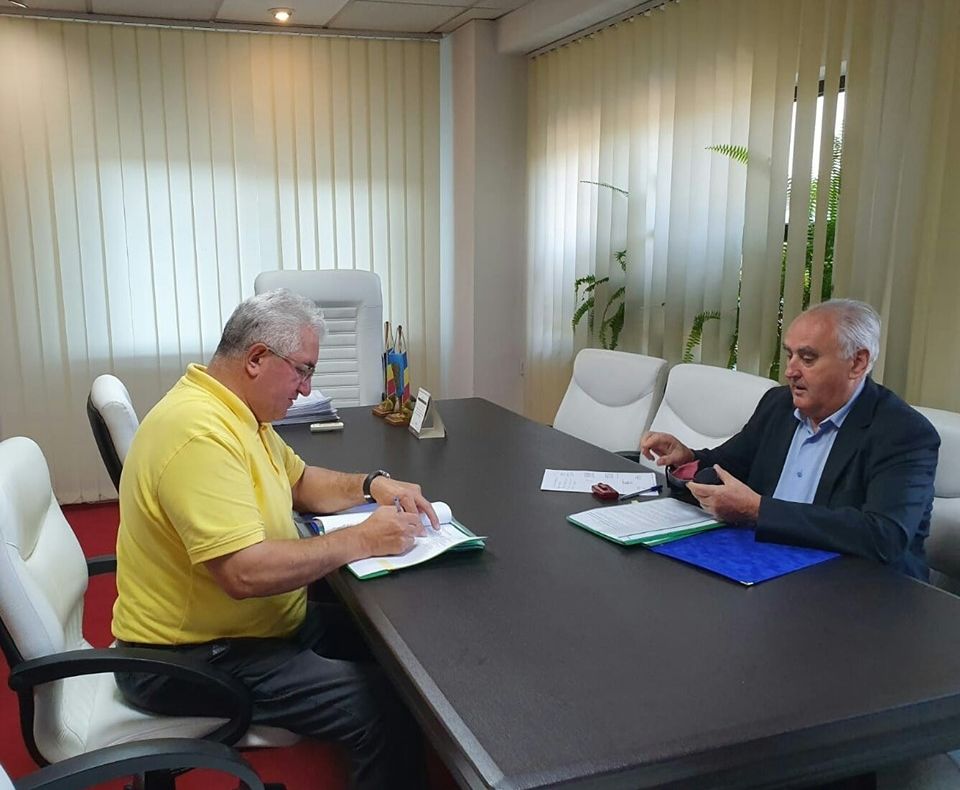 A fost semnat contractul pentru realizarea stației de încărcare a autobuzelor electrice