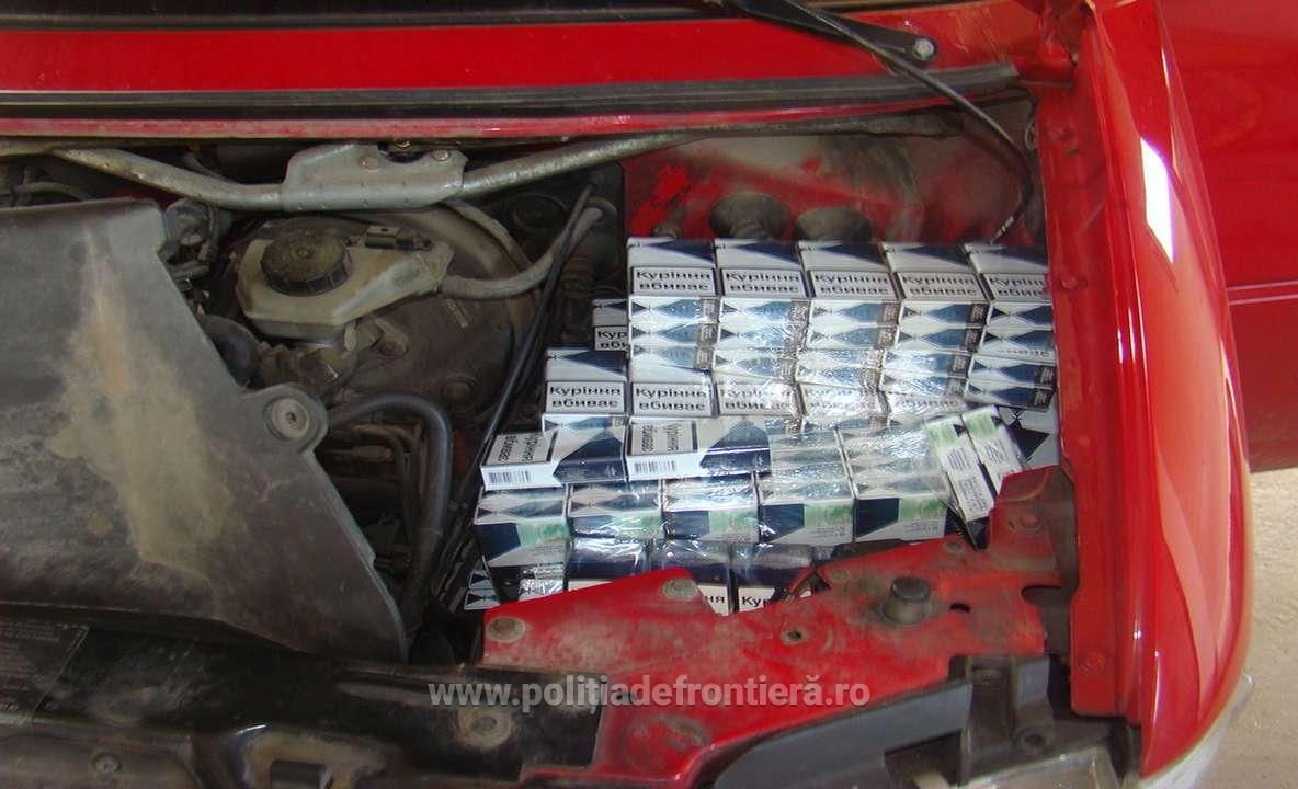 Amendă de 5.000 lei pentru o femeie care a ascuns țigări de contrabandă într-un microbuz FOTO