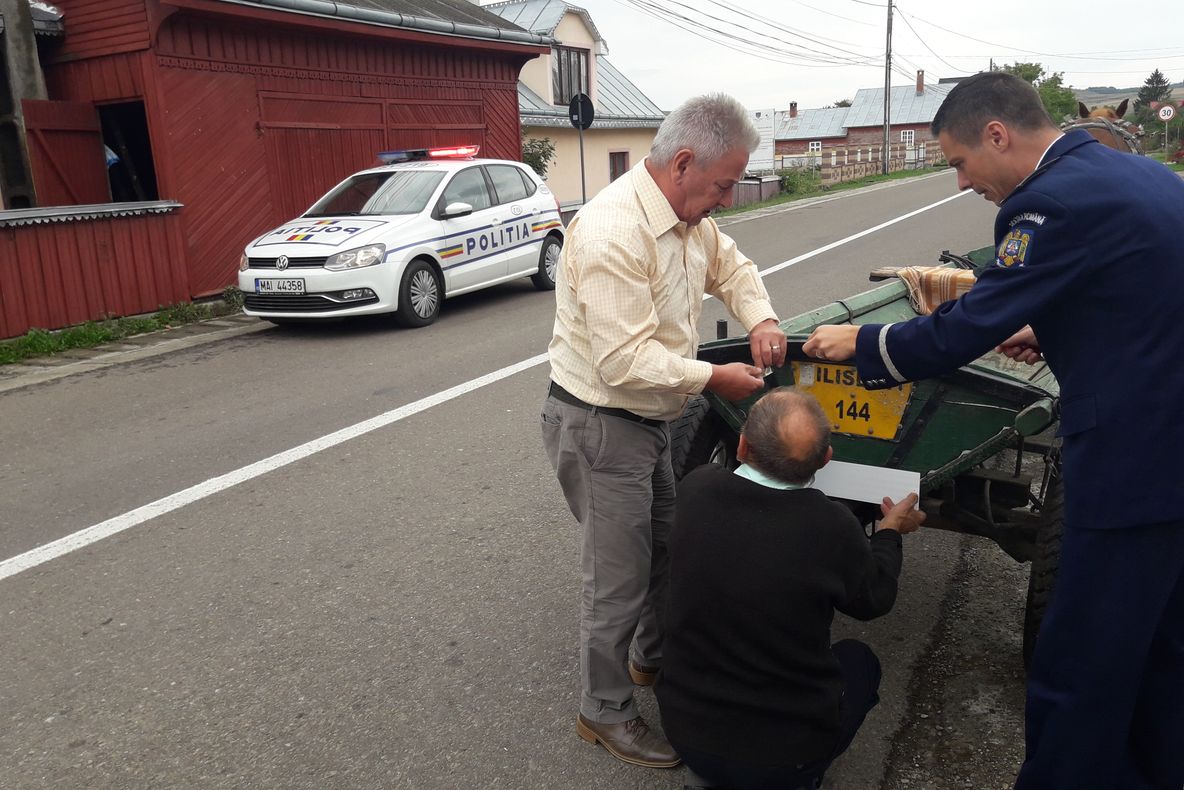 Acțiune pentru prevenirea accidentelor în care sunt implicate căruțe FOTO