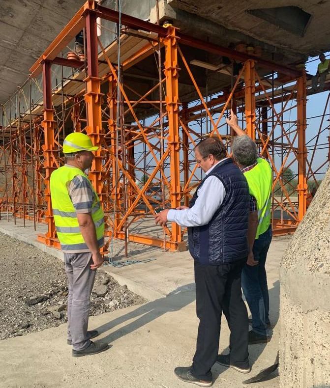 Podul de la Verești ar putea fi redat circulației până la sfârșitul lunii septembrie