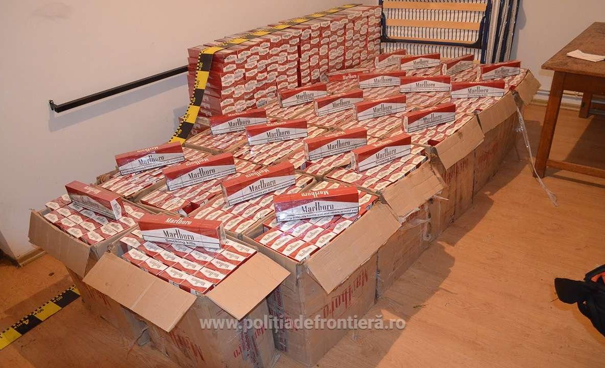 Țigări de contrabandă în valoare de peste 140.000 de lei, descoperite în anexa unei gospodării din Lupcina