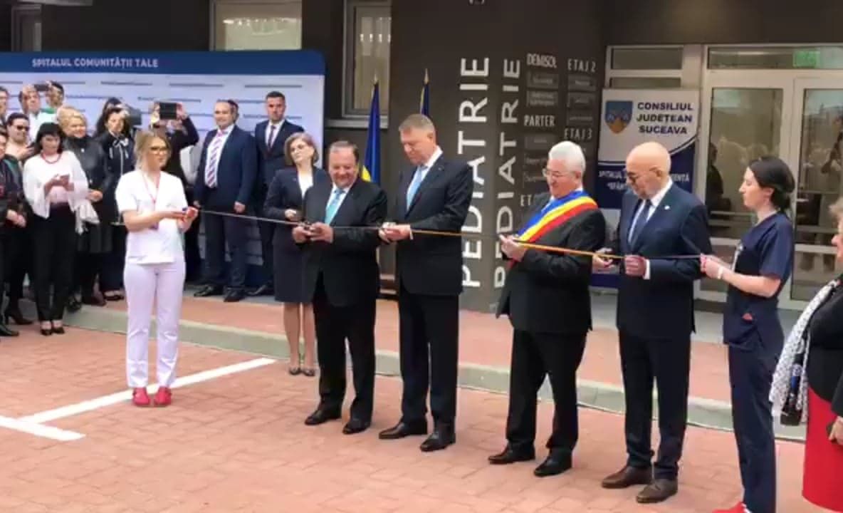 Președintele Klaus Iohannis participă la inaugurarea ambulatoriului Spitalului Județean Suceava
