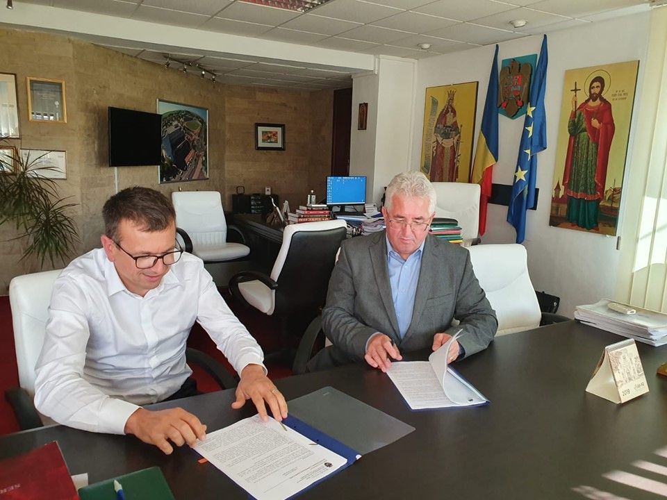 A fost semnat contractul pentru rețelele de apă și canalizare din cartierul "Europa"