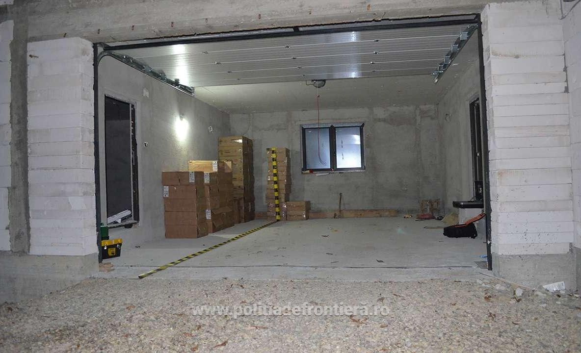 Țigări de contrabandă în valoare de aproape 300.000 de lei, descoperite într-un garaj din Vicovu de Sus VIDEO