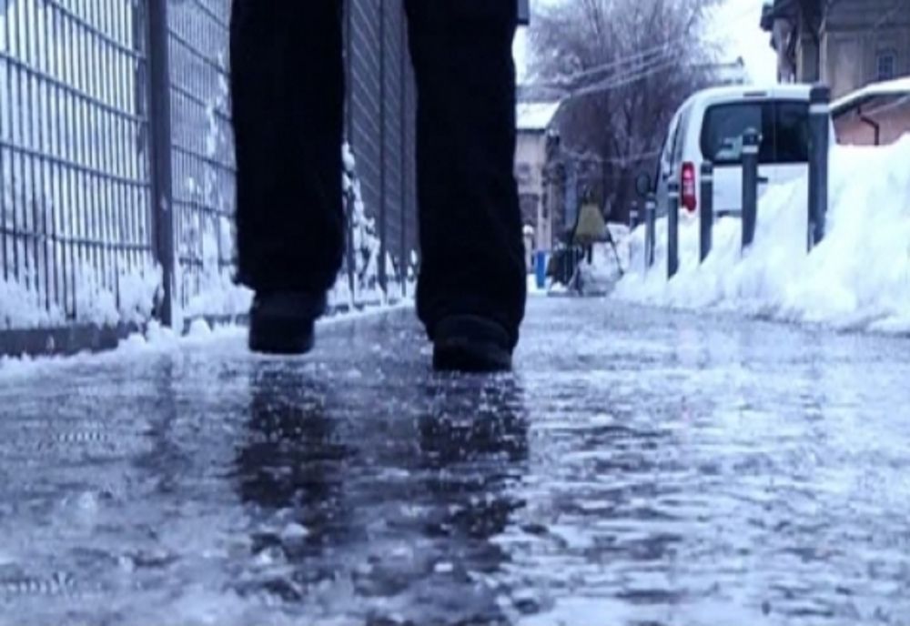 Avertizare imediată de burniță și polei, emisă de Administrația Națională de Meteorologie