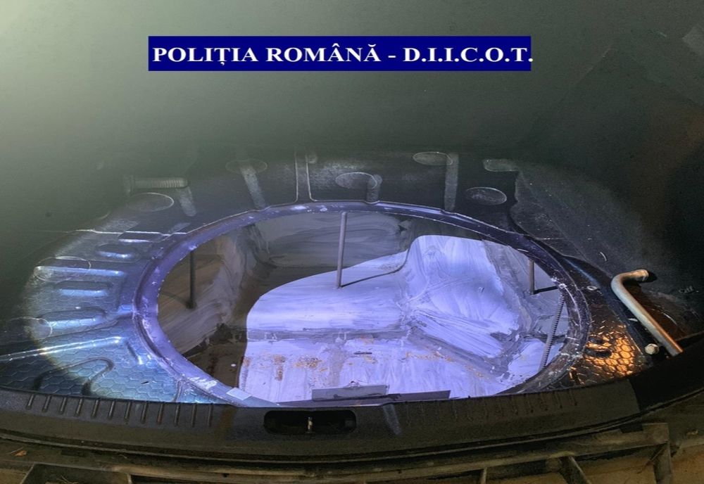 Percheziții în Dornești și Rădăuți pentru destructurarea unui grup infracțional specializat în contrabandă și spălare de bani