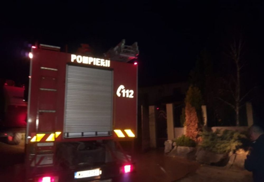 Incendiu la o casă din Pătrăuți. O persoană a suferit arsuri