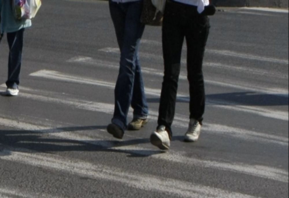 Rădăuți.O femeie și fiica acesteia au ajuns la spital după ce au fost lovite de o mașină pe trecerea de pietoni