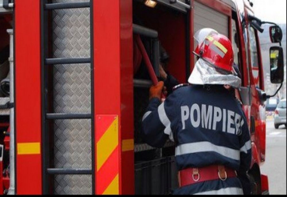 Incendiu la o garsonieră din municipiul Fălticeni. Totul a pornit de la o oală uitată pe foc