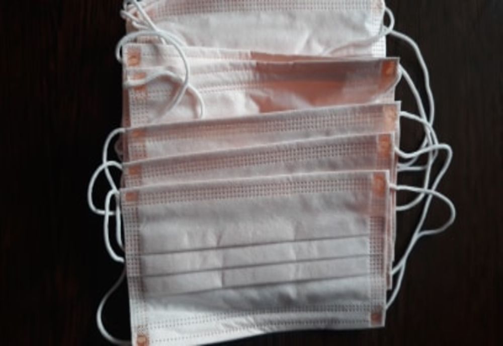 Primăria Suceava a cumpărat măști de protecție și a instalat automate cu dezinfectant în instituție