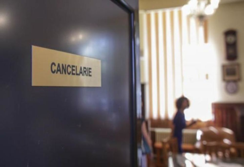 Trei unități de învățământ din municipiul Suceava au suspendat parțial cursurile din cauza gripei