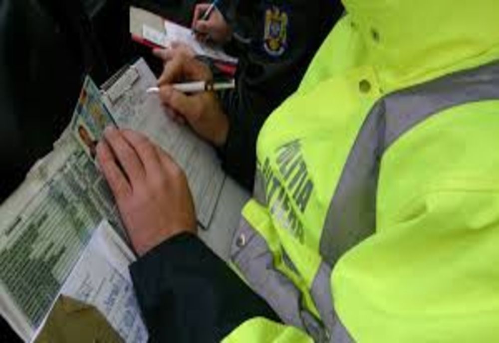 Peste 120 de sancțiuni contravenționale aplicate în ultimele două zile de polițiștii rutieri