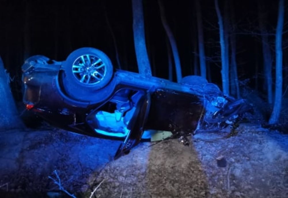 Accident la Adâncata. Un bărbat a murit după ce s-a răsturnat cu mașina FOTO