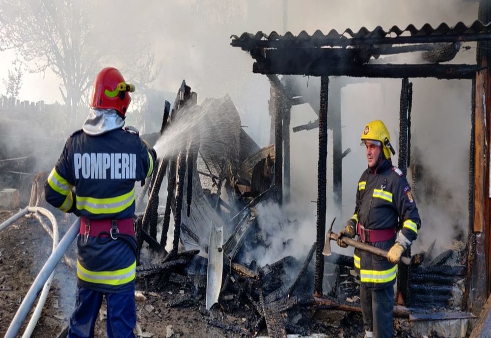 Incendiu puternic la o gospodărie din Ilișești VIDEO
