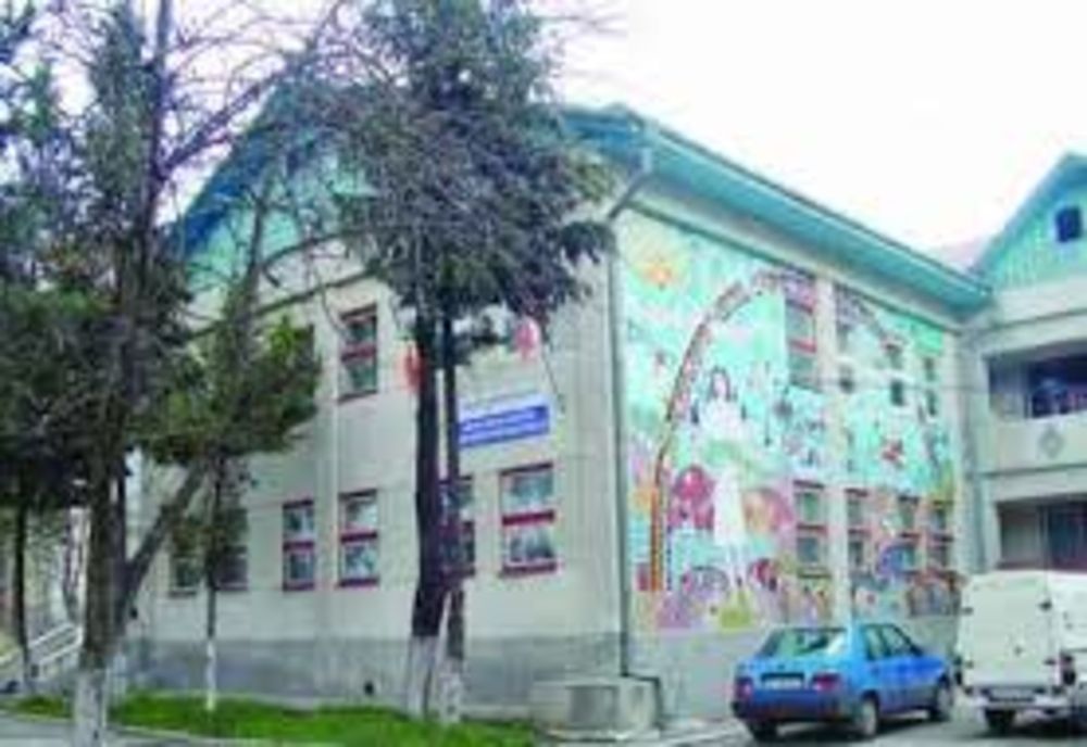 Un minor din Suceava a fost preluat de Protecția Copilului după ce tatăl și bunicii paterni au fost internați în spital cu COVID 19