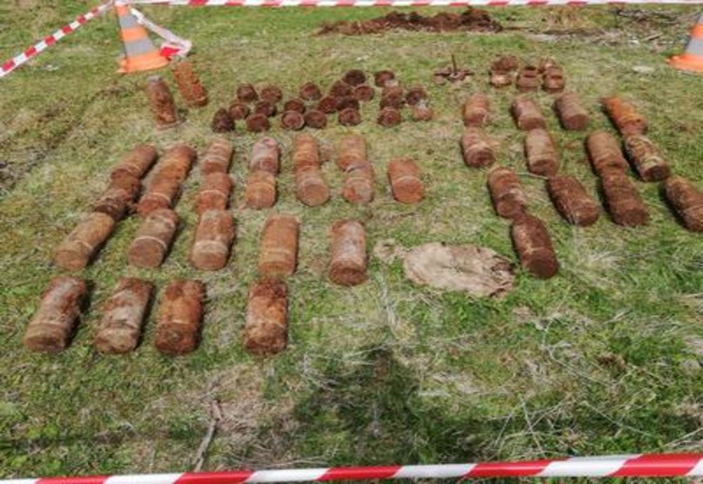 Elemente de muniție asanate de pirotehniști pe raza localității Neagra FOTO