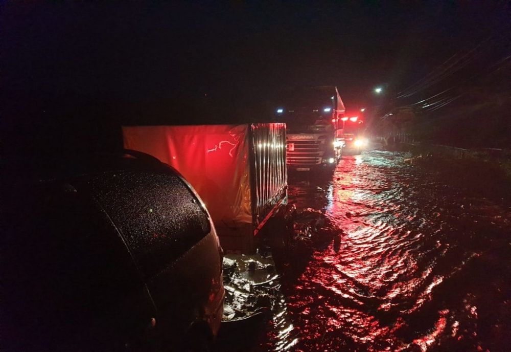 Inundații în mai multe localități din județul Suceava VIDEO