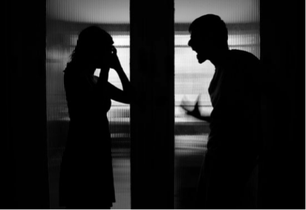 O tânără de 26 de ani a ajuns la spital după ce a fost bătută de soțul ei