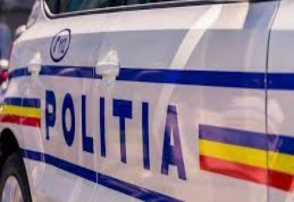 Un adolescent de 16 ani a fost prins de polițiști la volanul unei mașini fără ITP și RCA