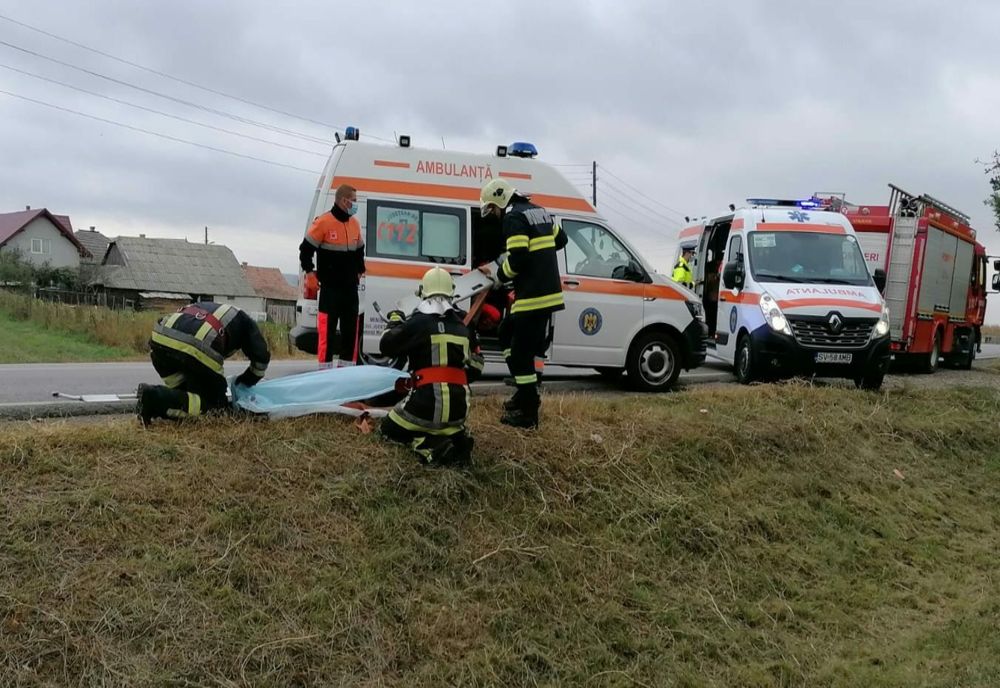 Impact nimicitor între două mașini în județul Suceava! O persoană și-a pierdut viața