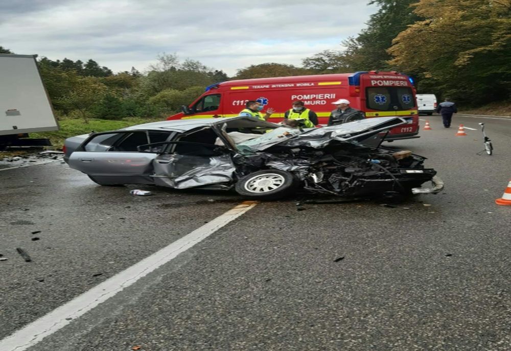 Accident în județul Suceava! O persoană a fost transportată la spital