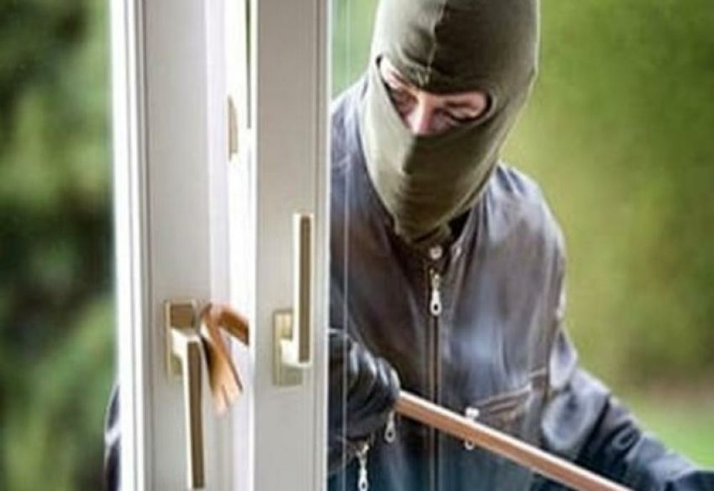 Trei suceveni au fost arestați pentru opt furturi