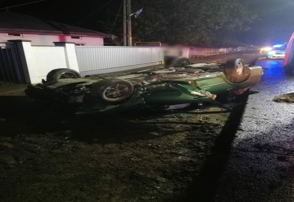 Autoturism răsturnat la Ipotești! A fost nevoie de descarcerare