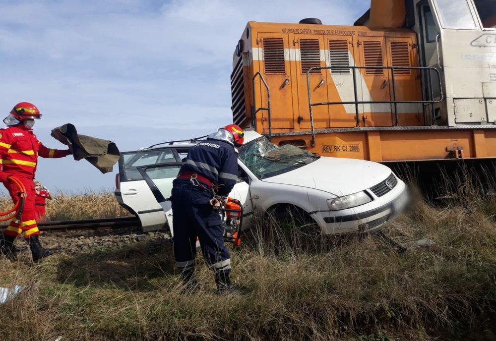 Atenție la tren! Doi bărbați și-au pierdut viața într-un accident feroviar (FOTO/VIDEO)