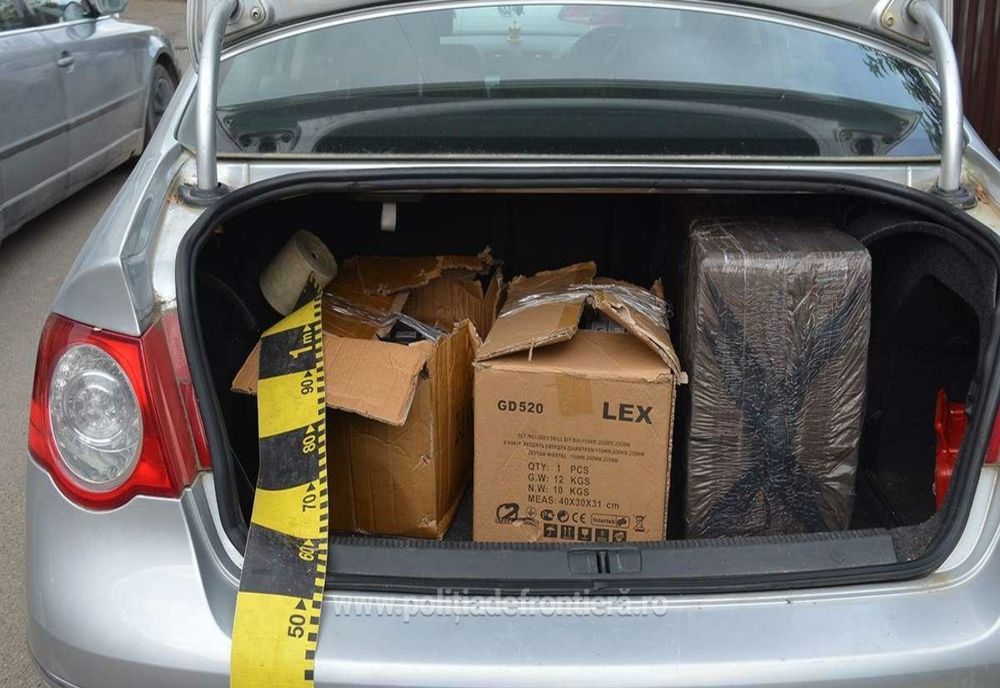 Mașini abandonate de contrabandiști în municipiul Rădăuți