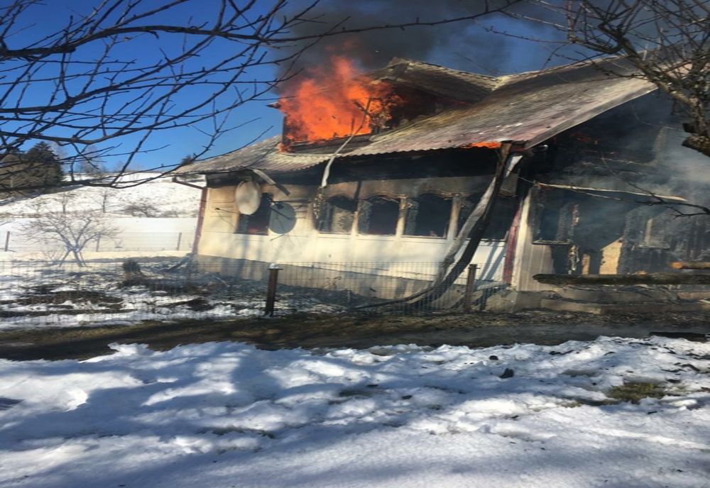 A rămas fără acoperiș deasupra capului (FOTO)