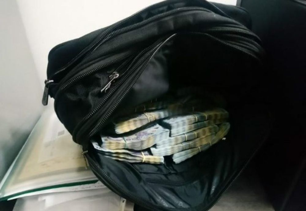 Dosarul „Fabrica de permise auto”: Colonelul Florin Constantin Timu a fost REȚINUT pentru luare de mită 