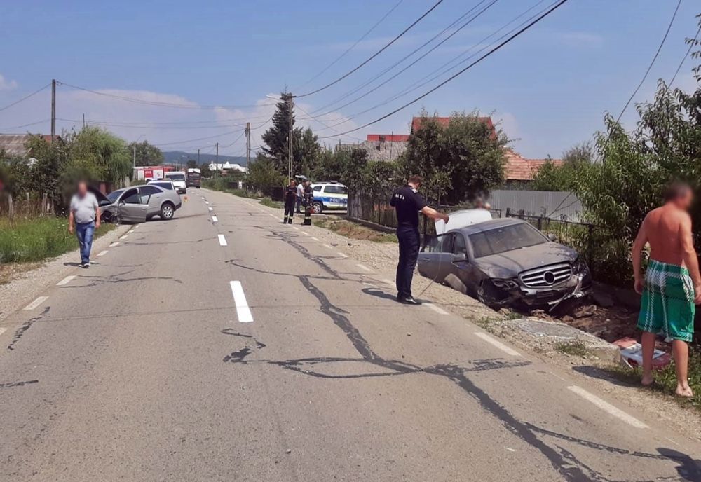 Accident pe DN 17D! O tânără din Vatra Dornei, pasageră într-un autoturism condus de un clujean, la spital