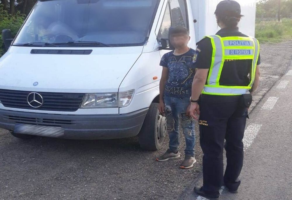 A încercat șă păcălească polițiștii de frontieră cu o asigurare auto falsă