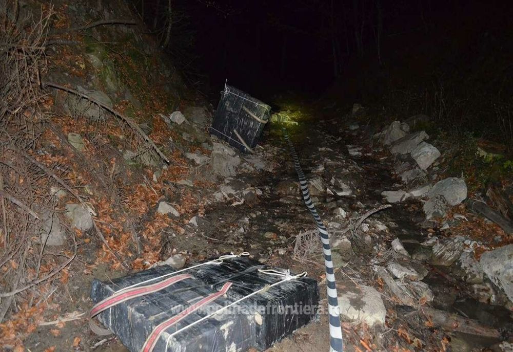 Un cetăţean ucrainean reţinut pentru contrabandă şi peste 27.000 pachete ţigări confiscate la frontiera de nord a României (FOTO)