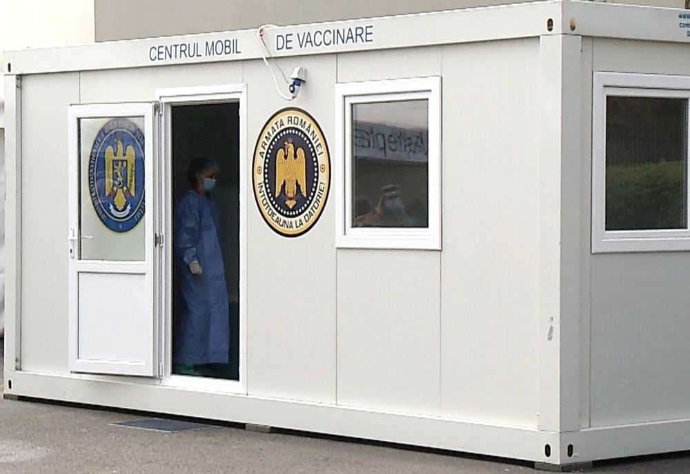 Protest la un liceu din județul Suceava, față de condiția vaccinării 