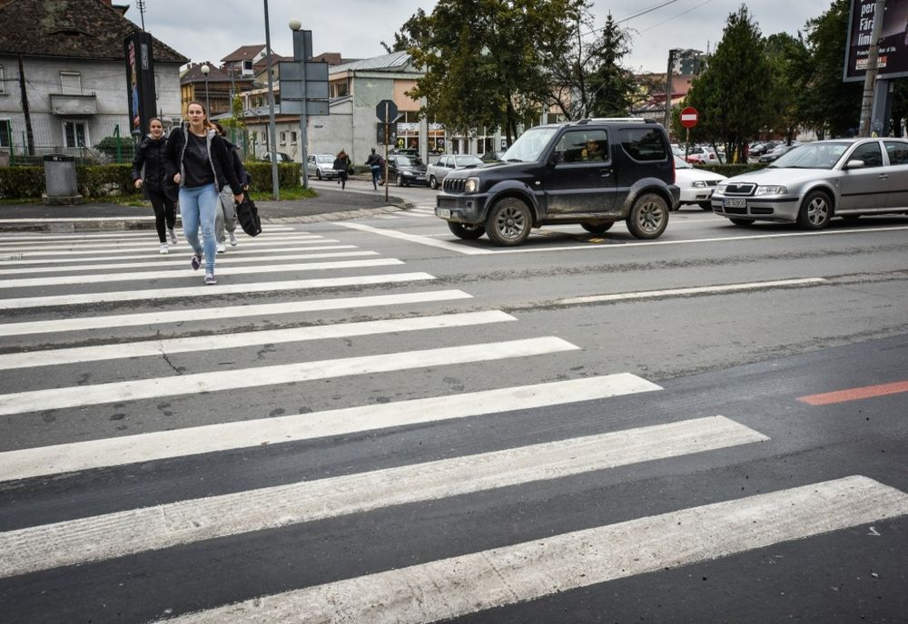 Bătrân de 87 de ani, accidentat pe trecerea de pietoni. Cine era la volanul mașinii