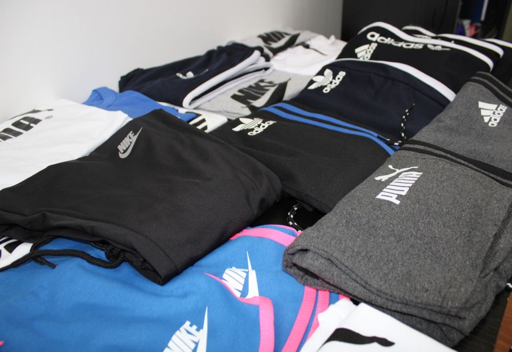 Haine contrafăcute în valoare de peste 500.000 de lei, confiscate de polițiști!