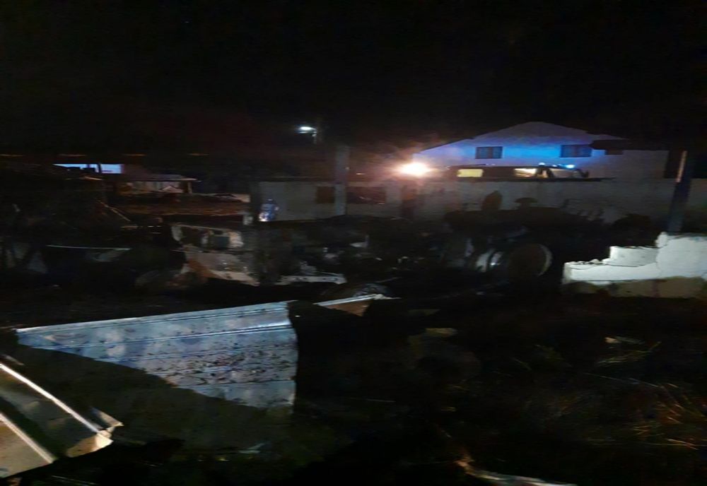 Incendiu violent în Noaptea de Ajun! Mai multe animale  și păsări au ars de vii