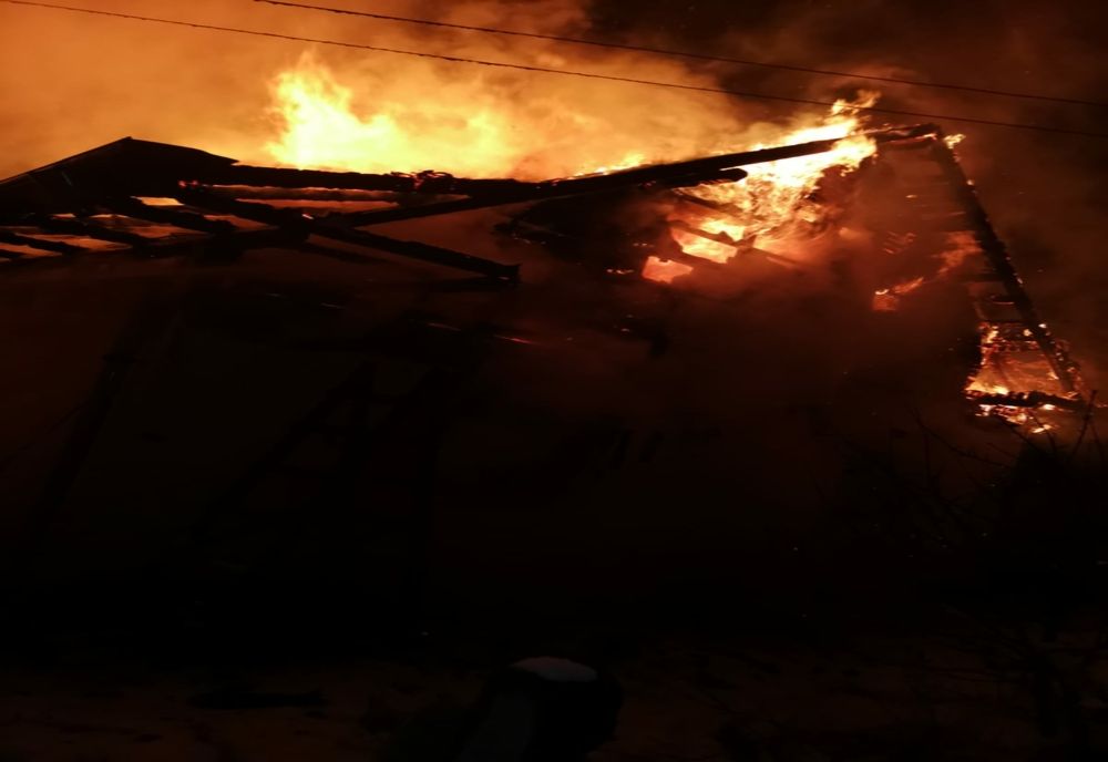 Au rămas fără casă în plină iarnă