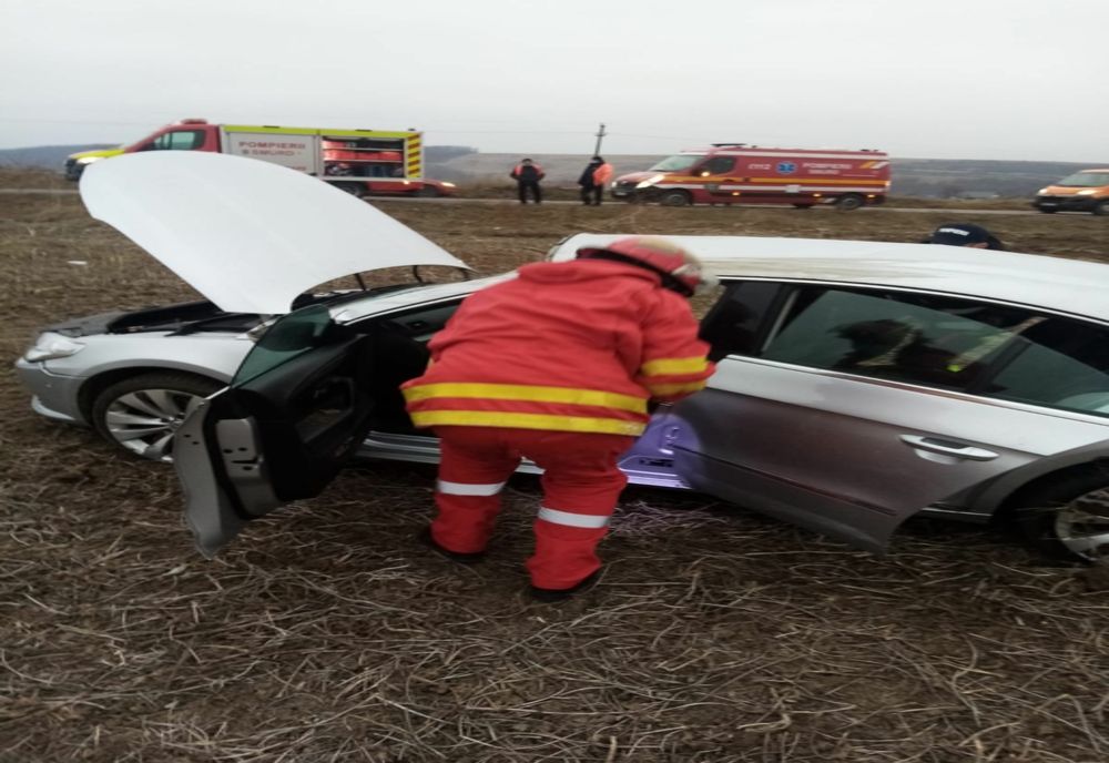 ACCIDENT în județul Suceava! Un tânăr a ajuns la spital