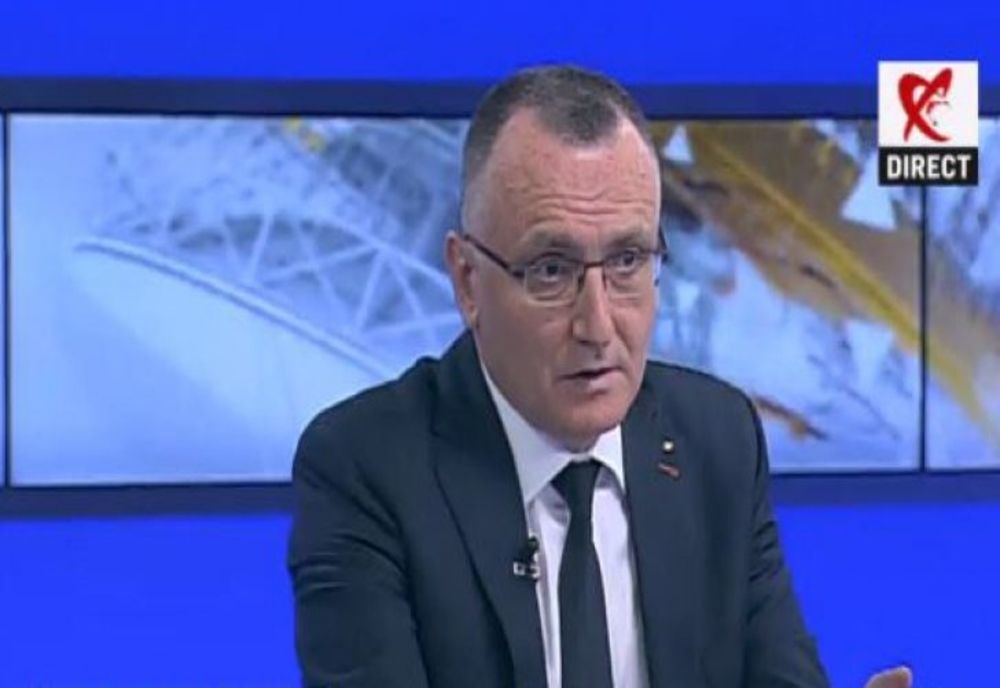 Sorin Cîmpeanu, acuzat de TĂIEREA burselor de merit din România, fără consultare - CÂȚI elevi sunt afectați în 2022 | DOCUMENT