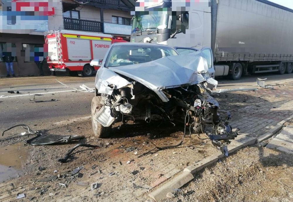 ACCIDENT pe un drum din Suceava! Traficul este blocat