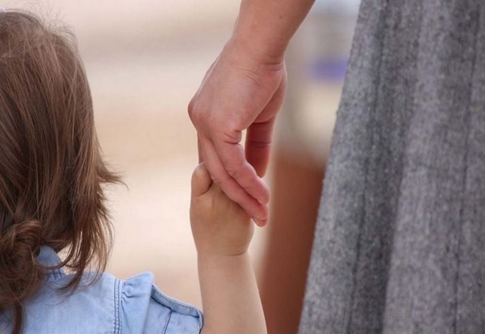 28 de femei au încasat ilegal indemnizații pentru creșterea copilului. Despre ce sumă este vorba