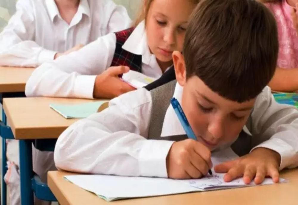 MIPE, anunț pentru părinți: TICHET de 500 de lei pentru sute de mii de copii din familii defavorizate - Cererea, depusă până la 10 septembrie