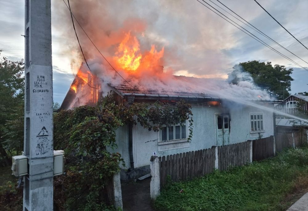 În pragul iernii au rămas fără acoperiș deasupra capului