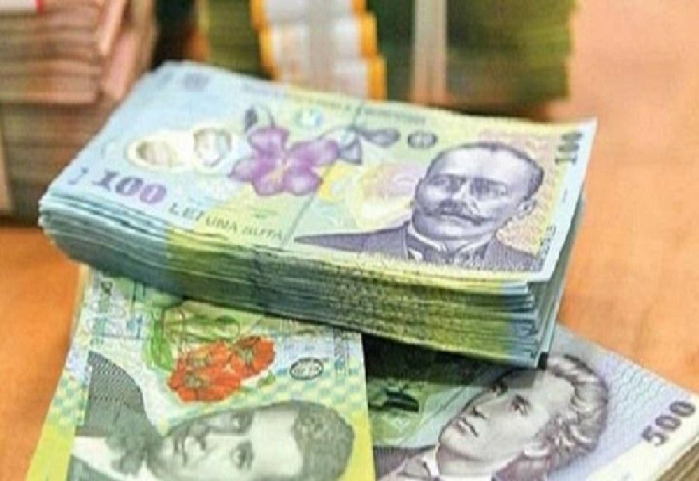 160.000 de elevi din medii defavorizate au primit vouchere educaționale în România - Când vin alte sute de mii de carduri