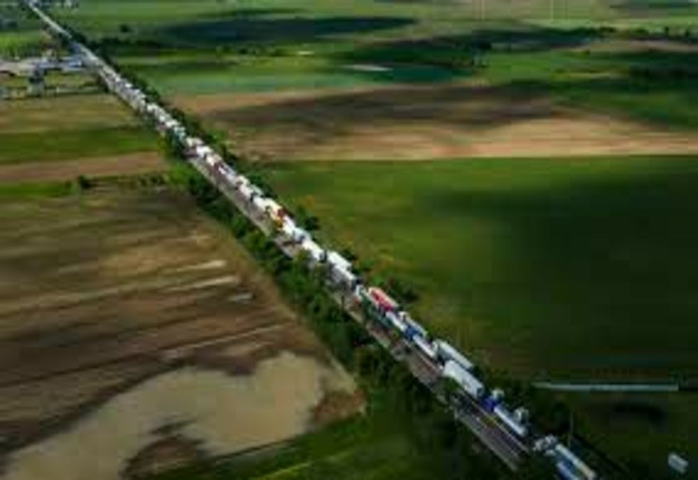 Coadă de 27 de kilometri în Vama Siret