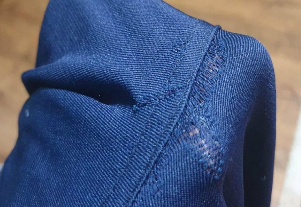 Europol, despre noile uniforme primite de polițiști: "Pantalonii s-au rupt, jachetele s-au uzat, iar inscripțiile s-au dezlipit"